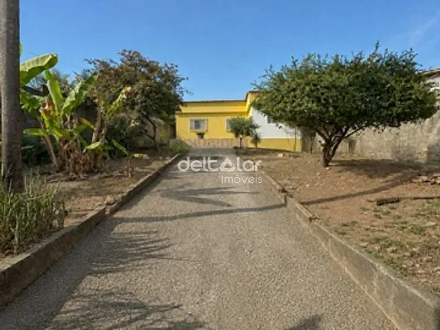 Casa com 607m² 3 quartos e 1 banheiro, à venda, no bairro Céu Azul em Belo Horizonte