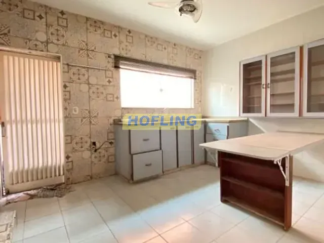 Casa com 400m² 4 quartos e 3 banheiros, à venda, no bairro Vila Operária em Rio Claro
