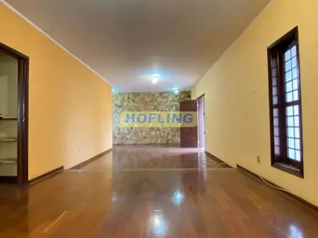 Casa com 400m² 4 quartos e 3 banheiros, à venda, no bairro Vila Operária em Rio Claro
