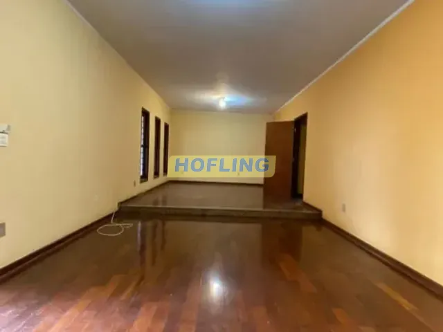 Casa com 400m² 4 quartos e 3 banheiros, à venda, no bairro Vila Operária em Rio Claro