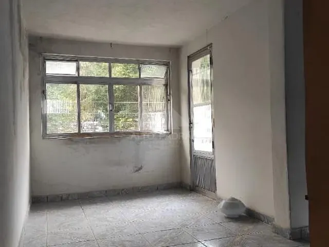 Casa com 300m² 5 quartos e 4 banheiros, à venda, no bairro Jardim Santa Lídia em Mauá