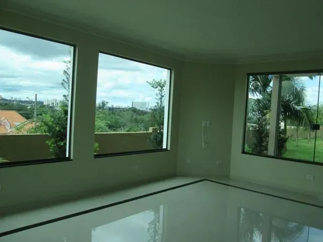 Casa com 1000m² 4 quartos e 4 banheiros, à venda ou para alugar, no bairro Urbanova em São José Dos Campos