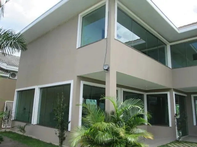 Casa com 1000m² 4 quartos e 4 banheiros, à venda ou para alugar, no bairro Urbanova em São José Dos Campos