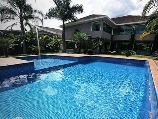 Casa com 1000m² 4 quartos e 4 banheiros, à venda ou para alugar, no bairro Urbanova em São José Dos Campos