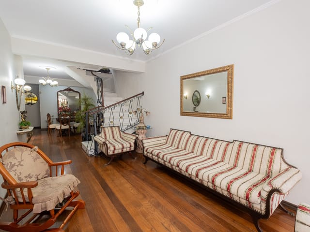 Casa 3 quartos e 5 banheiros, à venda, no bairro Centro em Pelotas