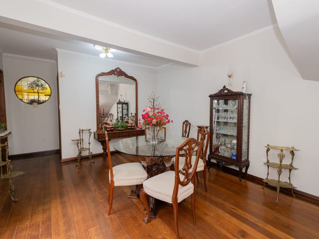 Casa 3 quartos e 5 banheiros, à venda, no bairro Centro em Pelotas