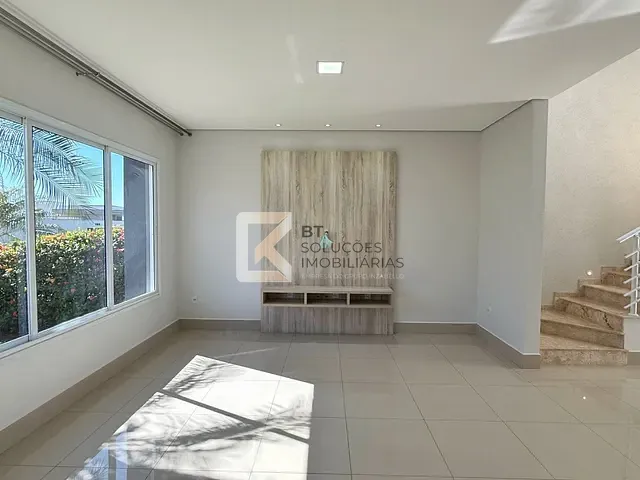 Casa com 300m² 4 quartos e 2 banheiros, à venda ou para alugar, no bairro Jardim Residencial Dona Lucilla em Indaiatuba