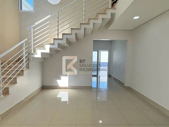Casa com 300m² 4 quartos e 2 banheiros, à venda ou para alugar, no bairro Jardim Residencial Dona Lucilla em Indaiatuba