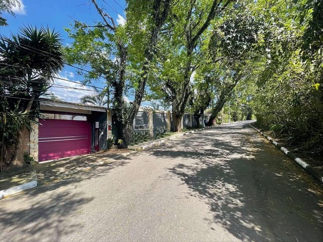 Casa com 2194m² 4 quartos e 6 banheiros, à venda, no bairro Vila Santo Antônio em Cotia