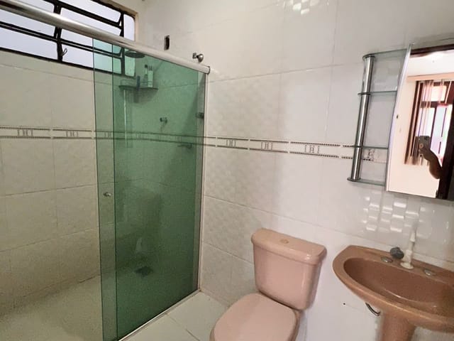 Casa com 420m² 2 quartos e 3 banheiros, à venda, no bairro Flores em Manaus