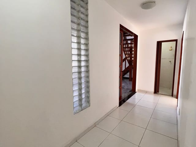 Casa com 420m² 2 quartos e 3 banheiros, à venda, no bairro Flores em Manaus