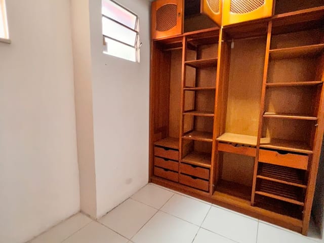 Casa com 420m² 2 quartos e 3 banheiros, à venda, no bairro Flores em Manaus