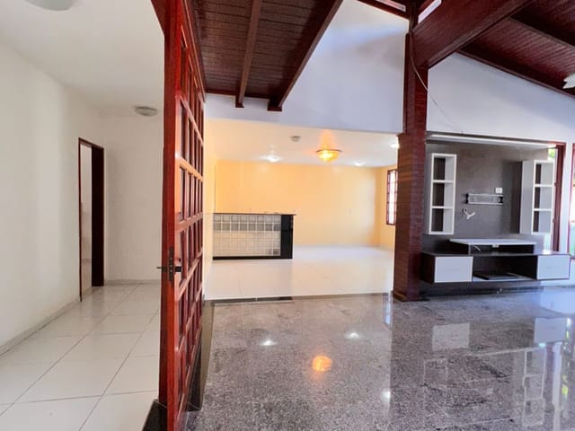 Casa com 420m² 2 quartos e 3 banheiros, à venda, no bairro Flores em Manaus