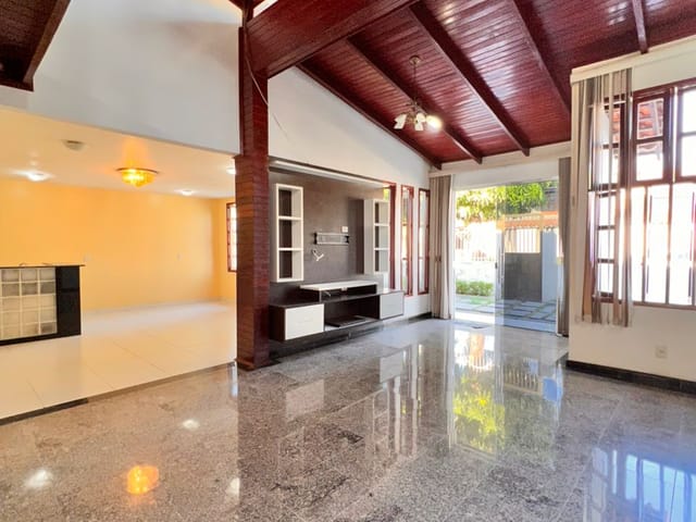 Casa com 420m² 2 quartos e 3 banheiros, à venda, no bairro Flores em Manaus