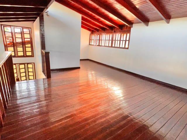 Casa com 420m² 2 quartos e 3 banheiros, à venda, no bairro Flores em Manaus