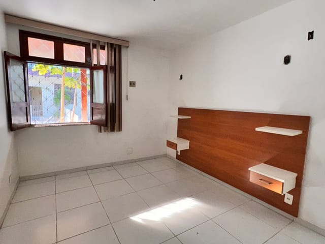 Casa com 420m² 2 quartos e 3 banheiros, à venda, no bairro Flores em Manaus