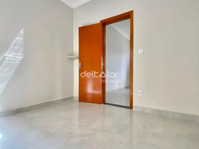 Casa com 100m² 3 quartos e 1 banheiro, para alugar, no bairro Europa em Belo Horizonte