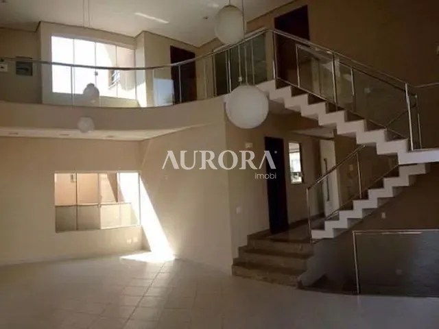 Casa com 512m² 3 quartos e 5 banheiros, à venda, no bairro Esperança em Londrina