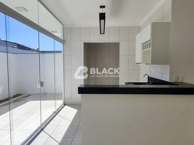 Casa com 100m² 3 quartos e 2 banheiros, para alugar, no bairro Caguaçu em Sorocaba