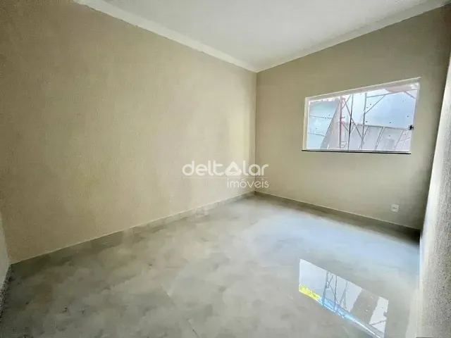 Casa com 90m² 2 quartos e 1 banheiro, para alugar, no bairro Europa em Belo Horizonte