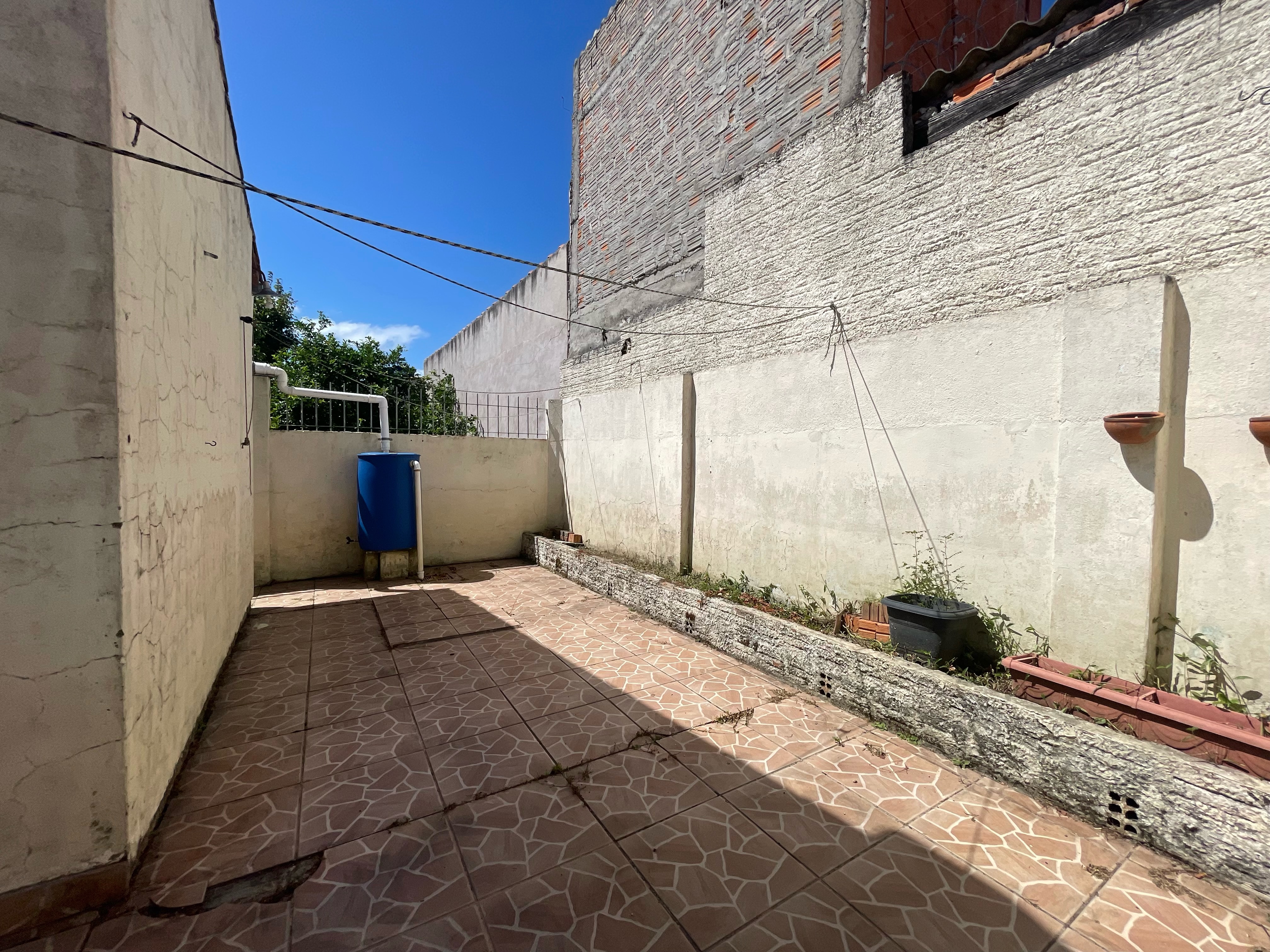 Casa à Venda ou Aluguel no Laranjal em Pelotas RS com 160 m², 3 Quartos, 1 Suíte, Churrasqueira e Garagem Coberta para Maior Conforto - 10