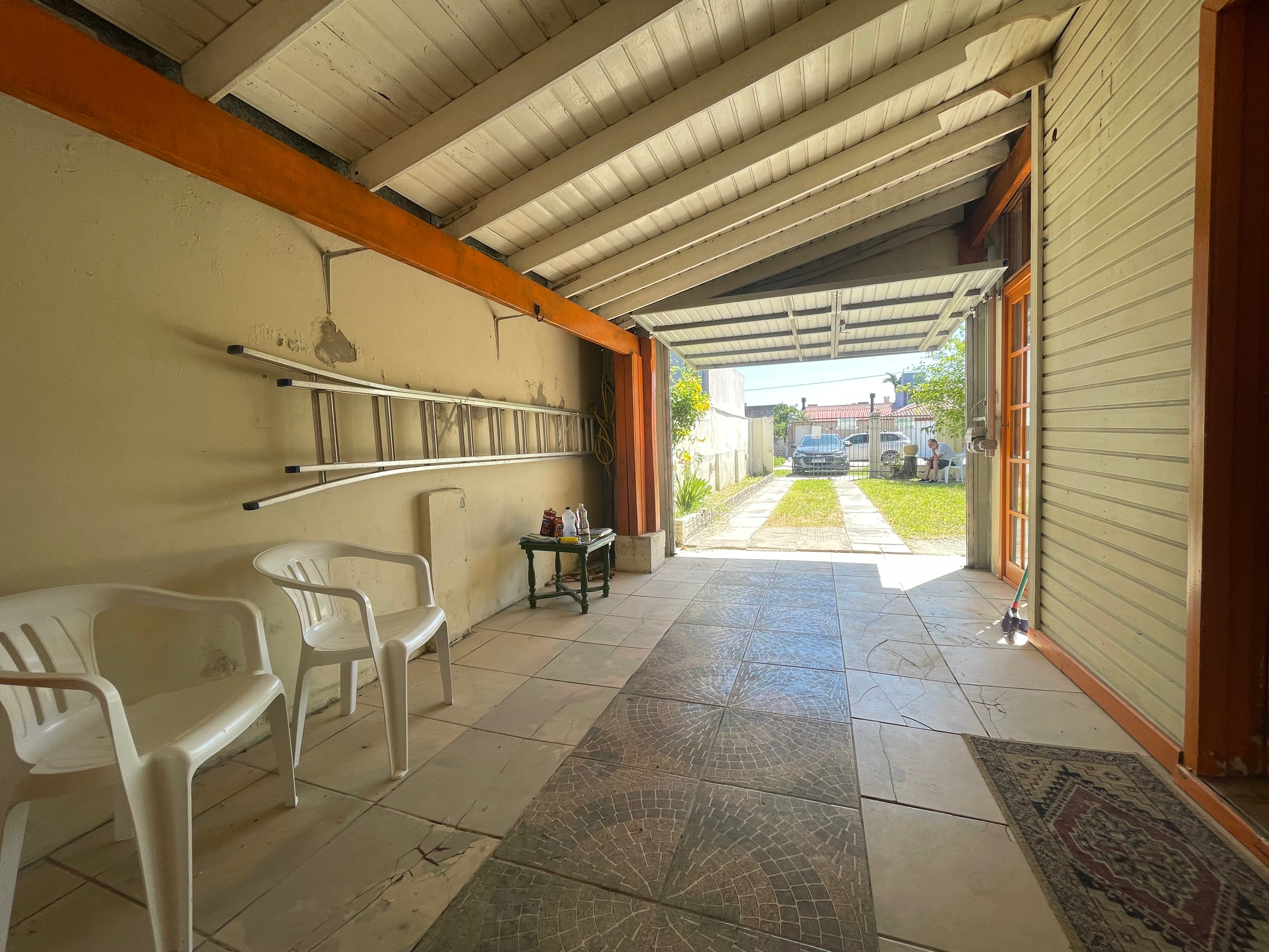 Casa à Venda ou Aluguel no Laranjal em Pelotas RS com 160 m², 3 Quartos, 1 Suíte, Churrasqueira e Garagem Coberta para Maior Conforto - 14