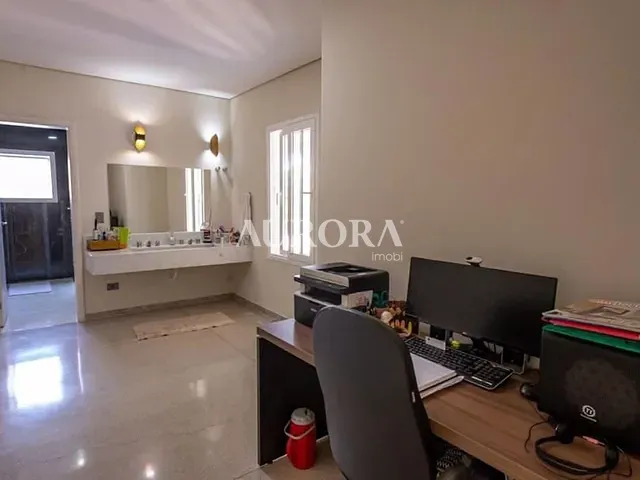 Casa com 1000m² 4 quartos e 5 banheiros, à venda, no bairro Mediterrâneo em Londrina