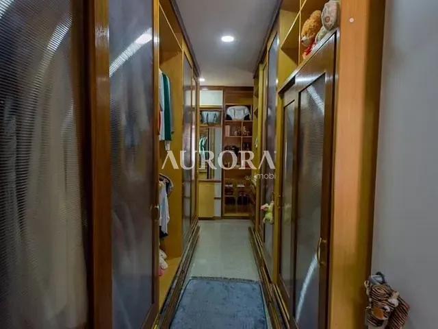 Casa com 1000m² 4 quartos e 5 banheiros, à venda, no bairro Mediterrâneo em Londrina