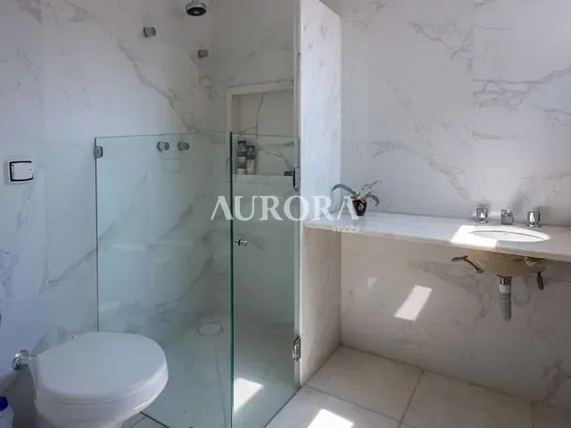 Casa com 1000m² 4 quartos e 5 banheiros, à venda, no bairro Mediterrâneo em Londrina