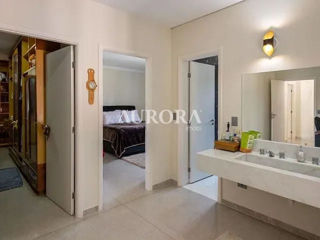 Casa com 1000m² 4 quartos e 5 banheiros, à venda, no bairro Mediterrâneo em Londrina