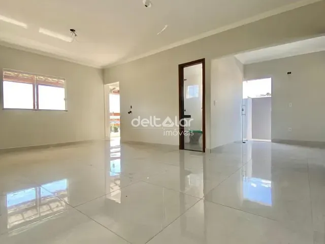 Casa com 75m² 3 quartos e 1 banheiro, para alugar, no bairro Europa em Belo Horizonte