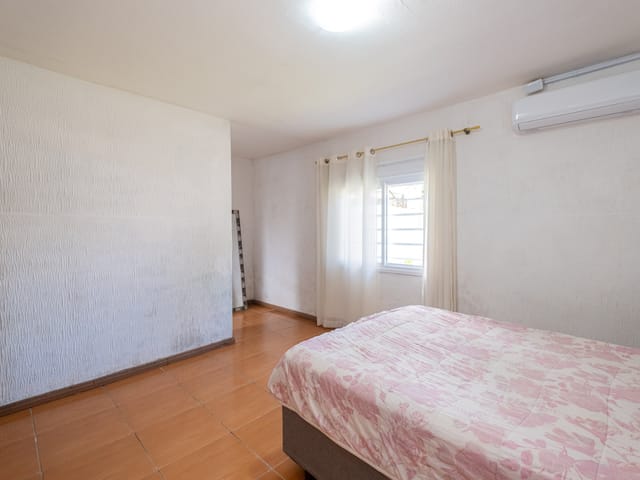 Casa com 300m² 3 quartos e 2 banheiros, à venda, no bairro Laranjal em Pelotas