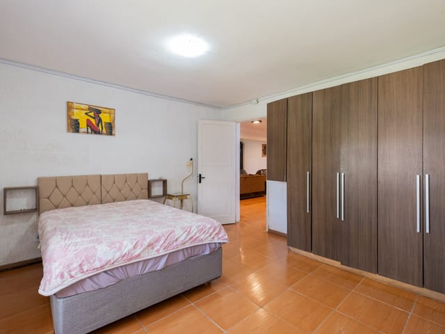 Casa com 300m² 3 quartos e 2 banheiros, à venda, no bairro Laranjal em Pelotas