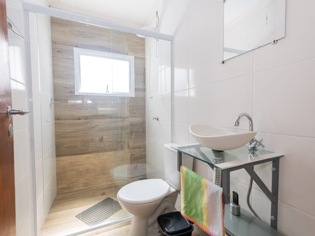 Casa com 300m² 3 quartos e 2 banheiros, à venda, no bairro Laranjal em Pelotas
