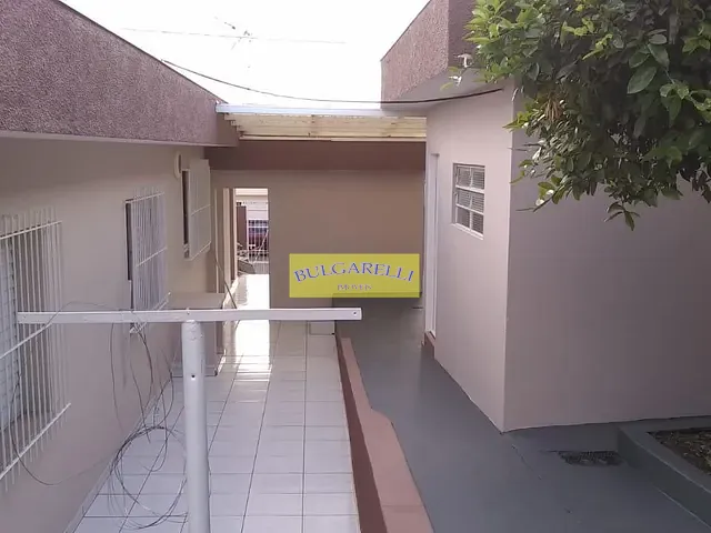 Casa com 300m² 2 quartos e 2 banheiros, à venda, no bairro Jardim Califórnia em Jundiaí