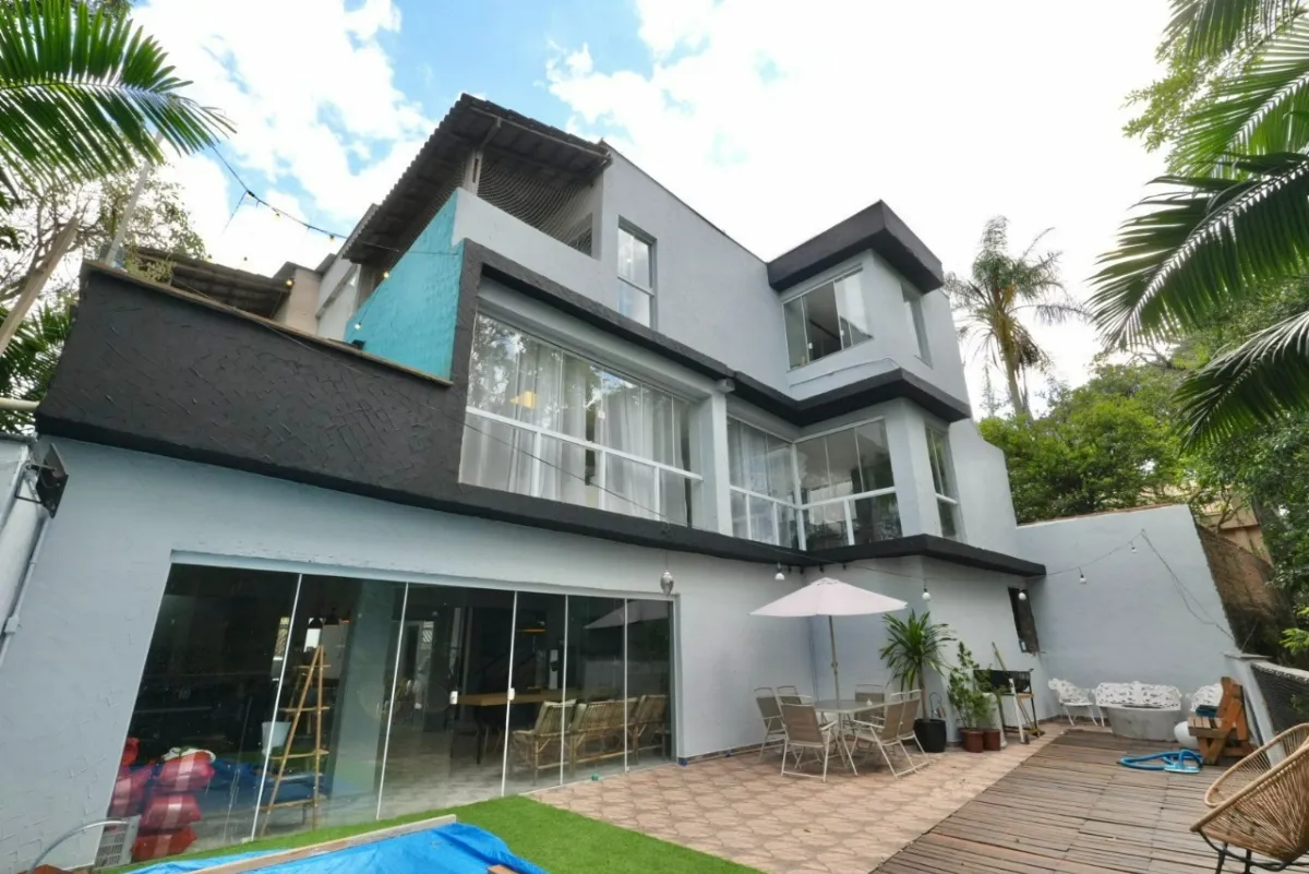 Casa no condomínio Condomínio Residencial Colinas Japore para venda com 3 quartos, sendo 3 suítes, 580m²
