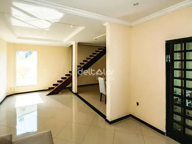 Casa com 250m² 3 quartos e 4 banheiros, para alugar, no bairro Trevo em Belo Horizonte