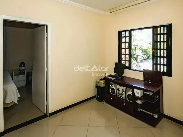 Casa com 250m² 3 quartos e 4 banheiros, para alugar, no bairro Trevo em Belo Horizonte