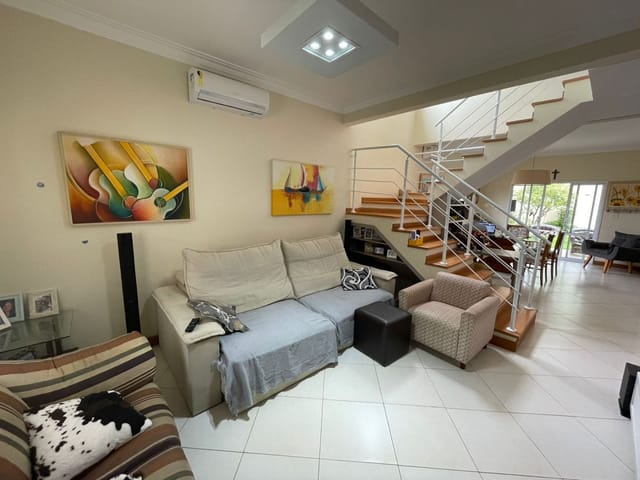 Casa com 252m² 3 quartos e 4 banheiros, à venda, no bairro Urbanova I em São José dos Campos