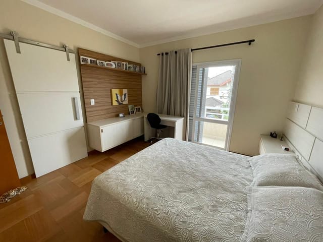 Casa com 252m² 3 quartos e 4 banheiros, à venda, no bairro Urbanova I em São José dos Campos