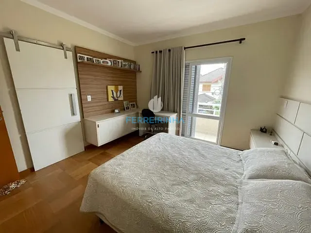Casa com 252m² 3 quartos e 4 banheiros, à venda, no bairro Urbanova I em São José dos Campos