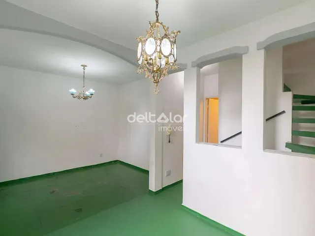 Casa com 60m² 3 quartos e 1 banheiro, para alugar, no bairro Ouro Preto em Belo Horizonte