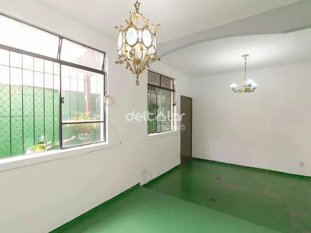 Casa com 60m² 3 quartos e 1 banheiro, para alugar, no bairro Ouro Preto em Belo Horizonte