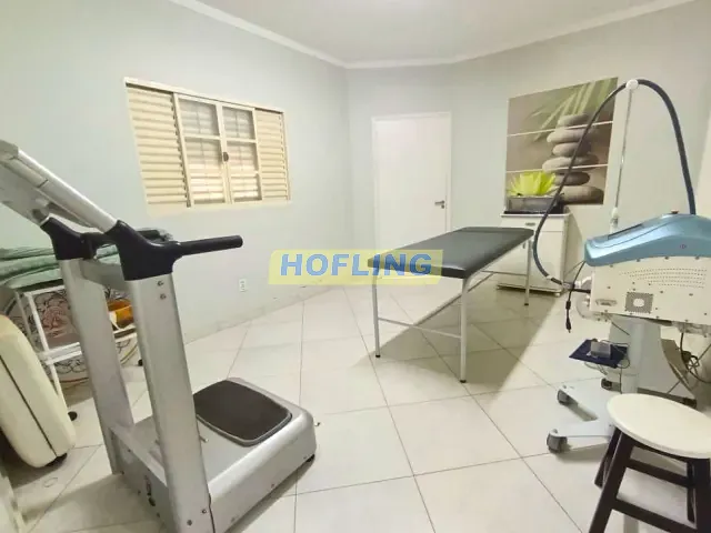 Casa com 330m², à venda, no bairro Jardim Donângela em Rio Claro