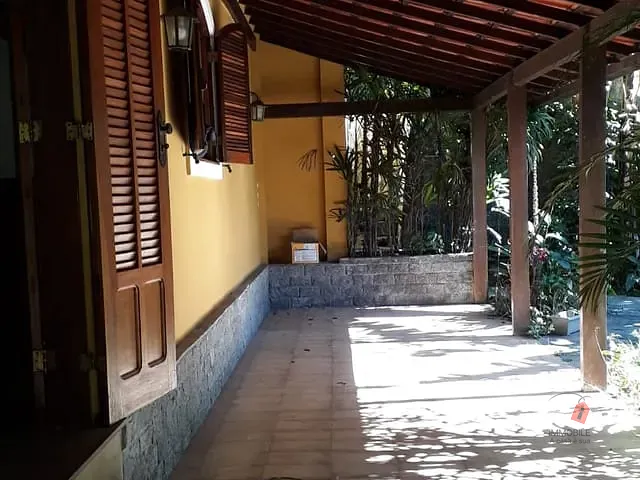 Casa com 3880m² 3 quartos e 1 banheiro, à venda, no bairro Castelanea em Petrópolis