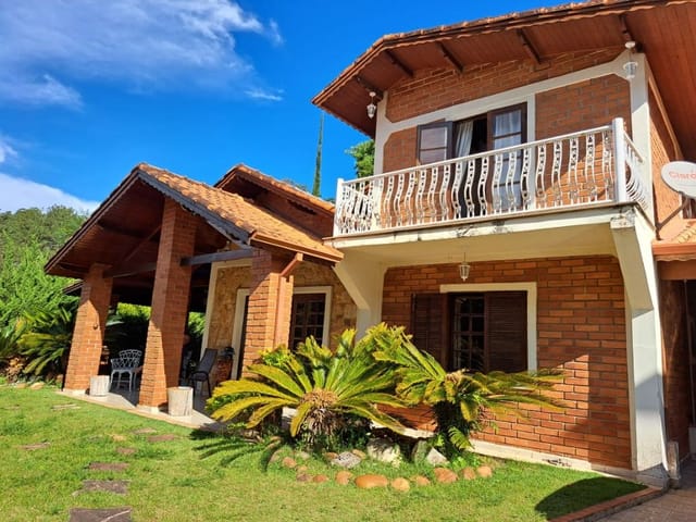 Casa com 1547m² 3 quartos e 4 banheiros, à venda, no bairro Condomínio Meu Recanto em Embu das Artes