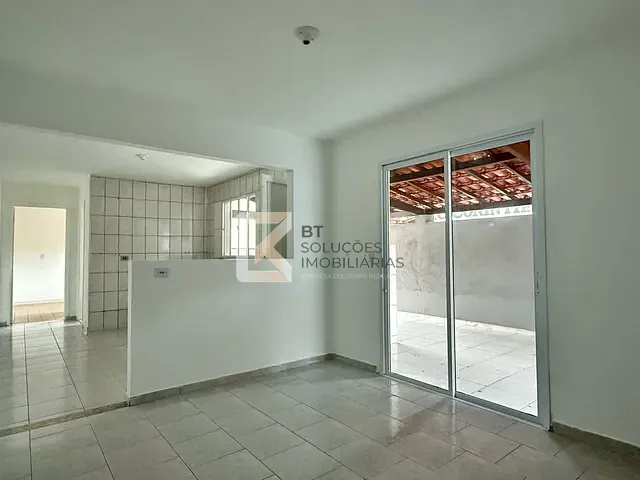 Casa com 250m² 3 quartos e 2 banheiros, à venda, no bairro Jardim California em Indaiatuba
