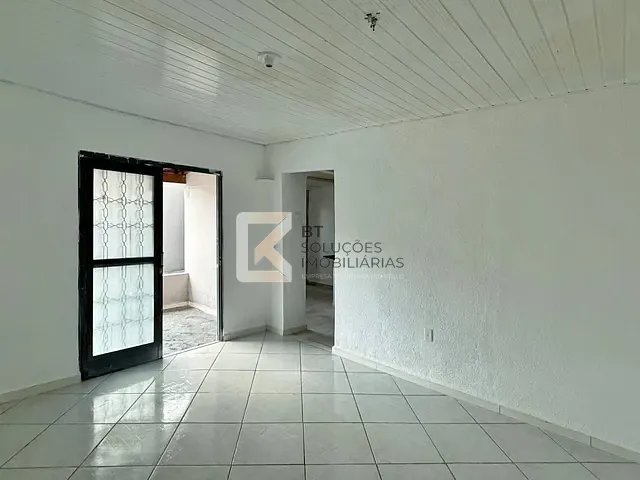 Casa com 250m² 3 quartos e 2 banheiros, à venda, no bairro Jardim California em Indaiatuba