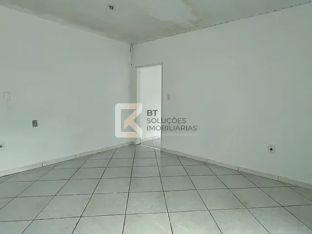 Casa com 250m² 3 quartos e 2 banheiros, à venda, no bairro Jardim California em Indaiatuba