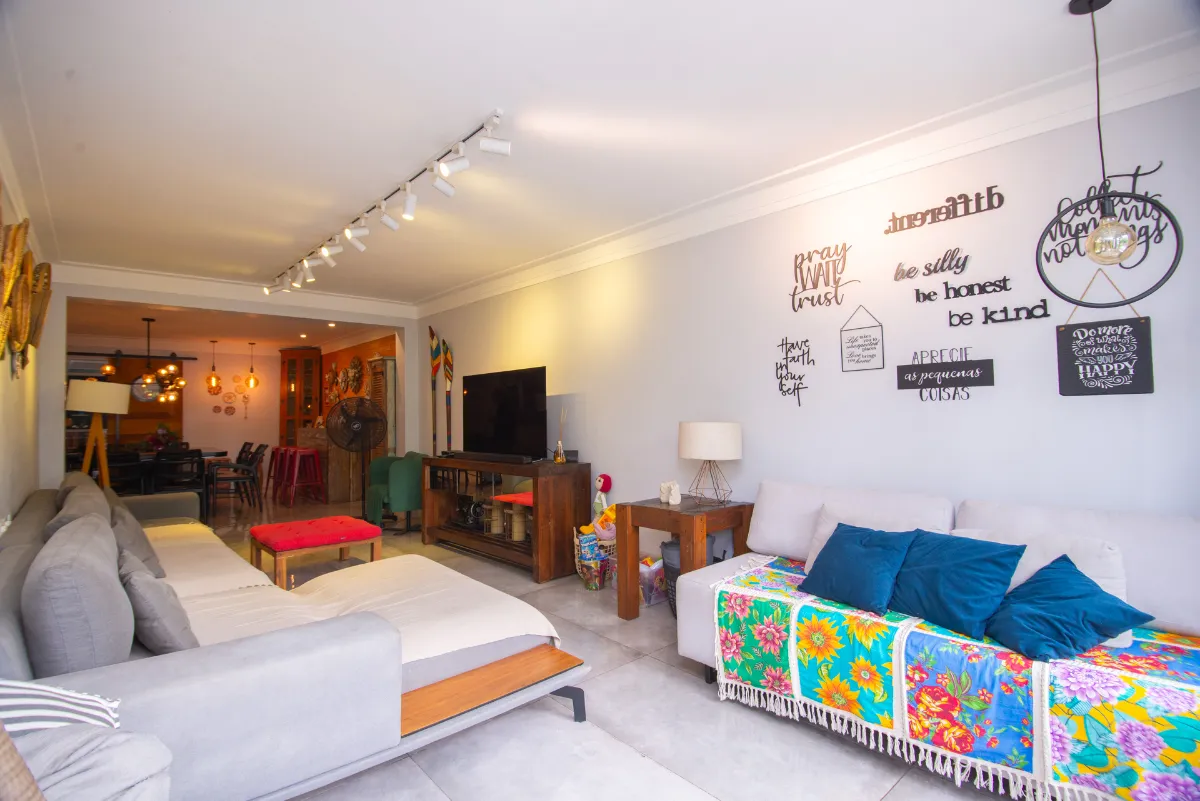 Casa para venda em Jardim da Glória com 4 quartos, sendo 4 suítes, 250m²